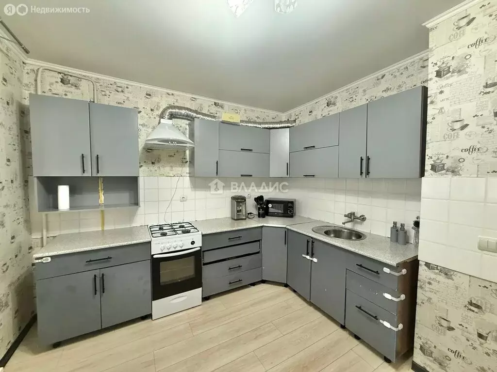 2-комнатная квартира: Каменка, Белинская улица, 1 (61.6 м) - Фото 1