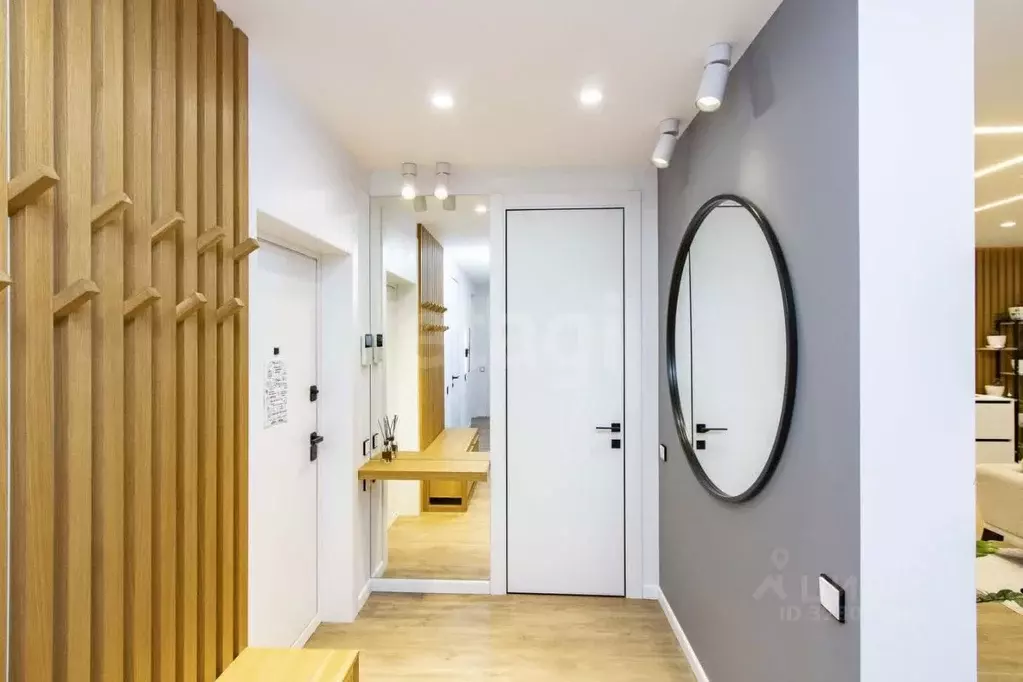 3-к кв. Тюменская область, Тюмень ул. Максима Горького, 68 (98.0 м) - Фото 1