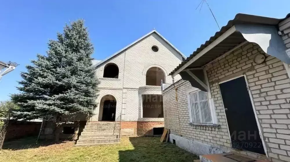 Дом в Карачаево-Черкесия, Малокарачаевский район, с. Учкекен ул. ... - Фото 2