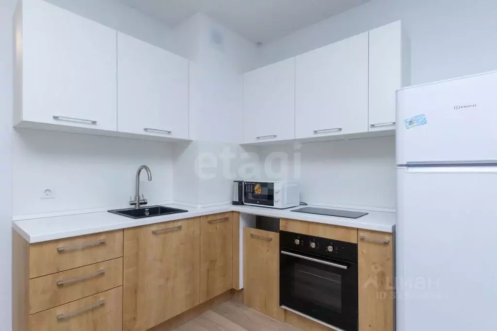 Студия Тюменская область, Тюмень ул. Юрия Рогачева, 9к2 (25.0 м) - Фото 1