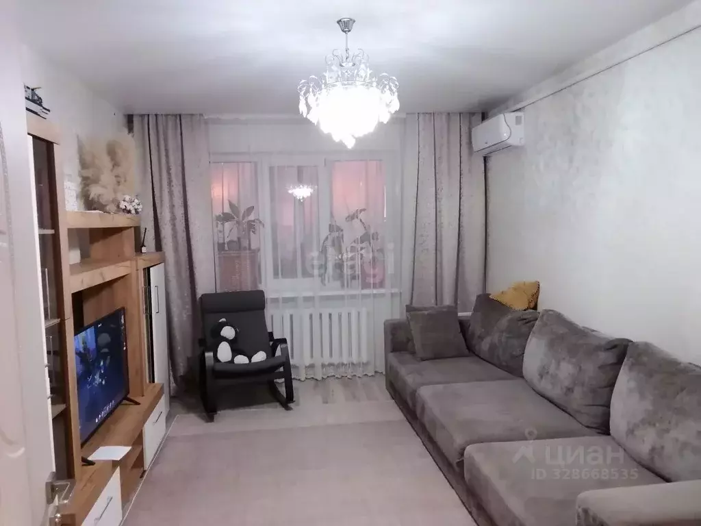 3-к кв. Крым, Кировский район, с. Яркое Поле ул. Спортивная, 17 (61.7 ... - Фото 1