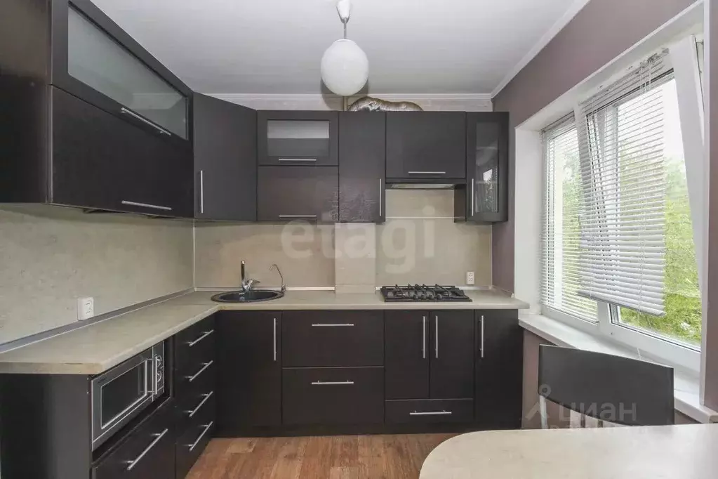 3-к кв. Омская область, Омск Городок Нефтяников мкр, ул. 22 Апреля, 12 ... - Фото 1