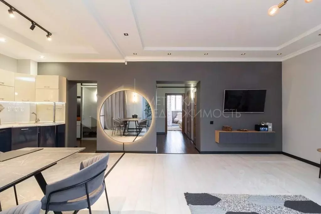 2-к кв. Тюменская область, Тюмень ул. Циолковского, 7к2 (81.4 м) - Фото 1