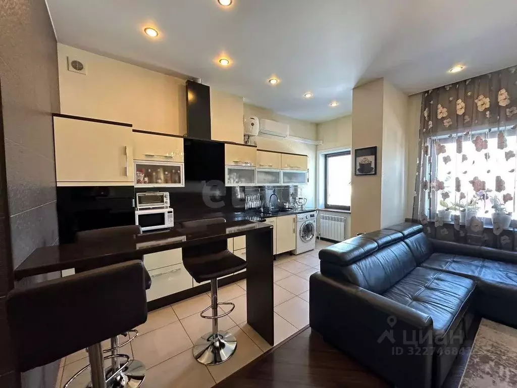 3-к кв. Сахалинская область, Южно-Сахалинск ул. Алексея Максимовича ... - Фото 1