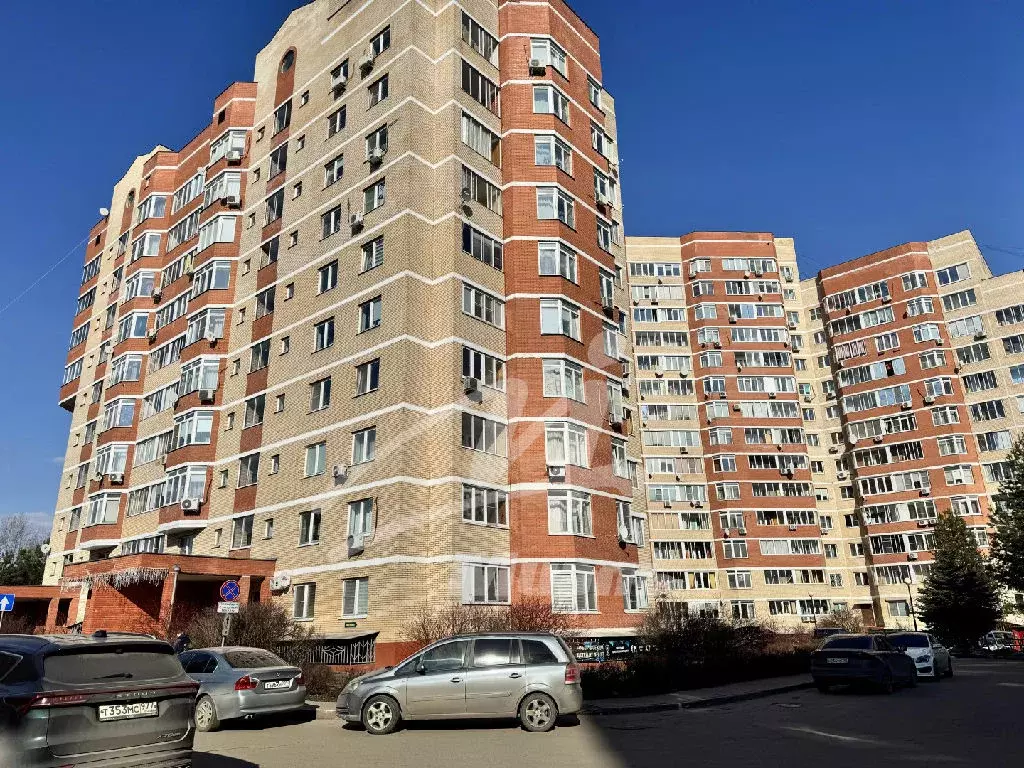 Продается 3-комнатная квартира - Фото 1