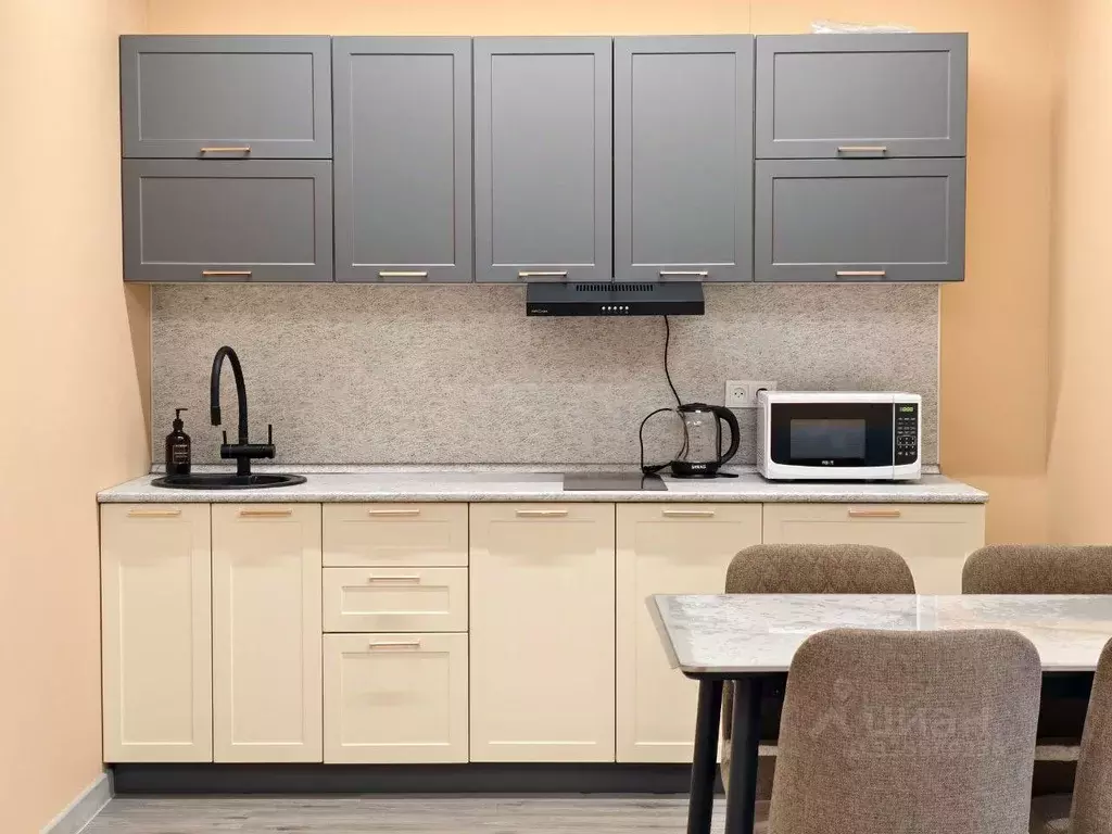 2-к кв. Приморский край, Владивосток ул. Зеленый Бульвар, 27к2 (42.6 ... - Фото 1