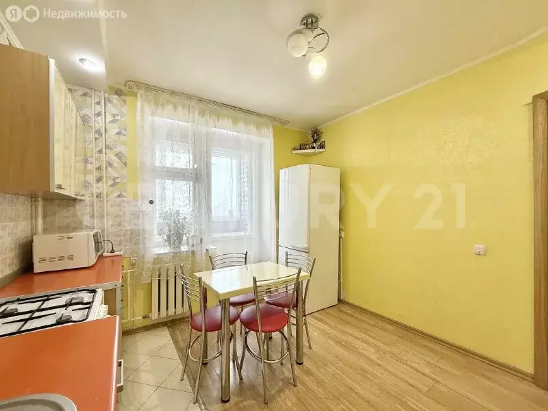 3-комнатная квартира: Чебоксары, Пролетарская улица, 25 (81.2 м) - Фото 2