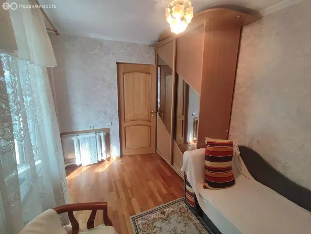 4-комнатная квартира: город Светлый, Советская улица, 26 (74.1 м) - Фото 1