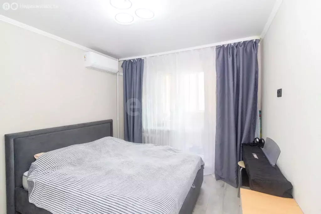 3-комнатная квартира: Тюмень, улица Мельникайте, 136к4 (64.9 м) - Фото 1