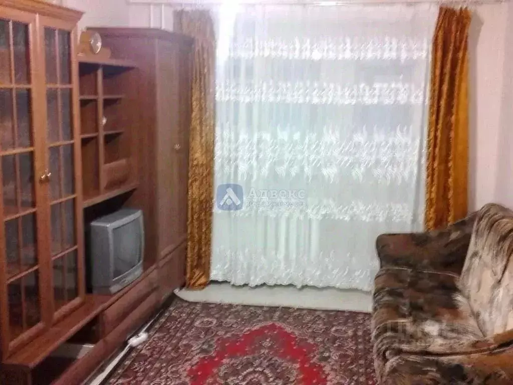 2-к кв. Тюменская область, Тюмень ул. 50 лет Октября, 70 (46.0 м) - Фото 0