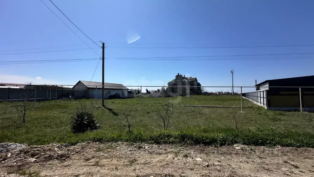 Участок в Крым, Черноморский район, с. Новосельское ул. Восточная ... - Фото 1