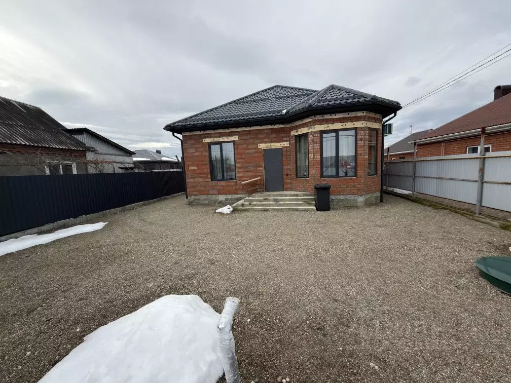 Дом в Краснодарский край, Апшеронск ул. Короленко (150 м) - Фото 1