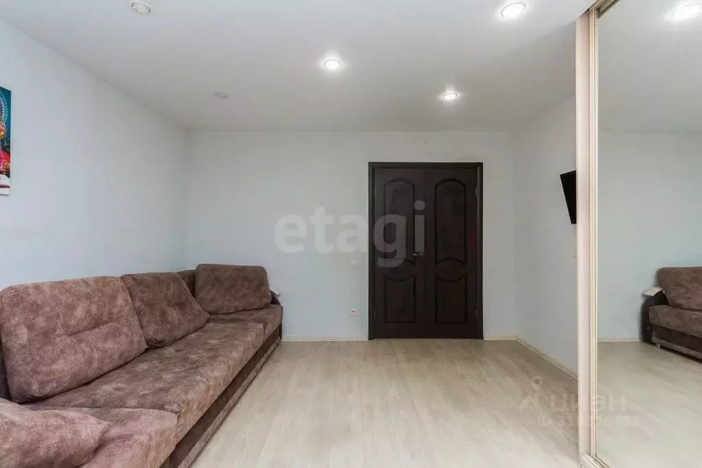 3-к кв. Тюменская область, Тюмень ул. Мельникайте, 46А (60.9 м) - Фото 1