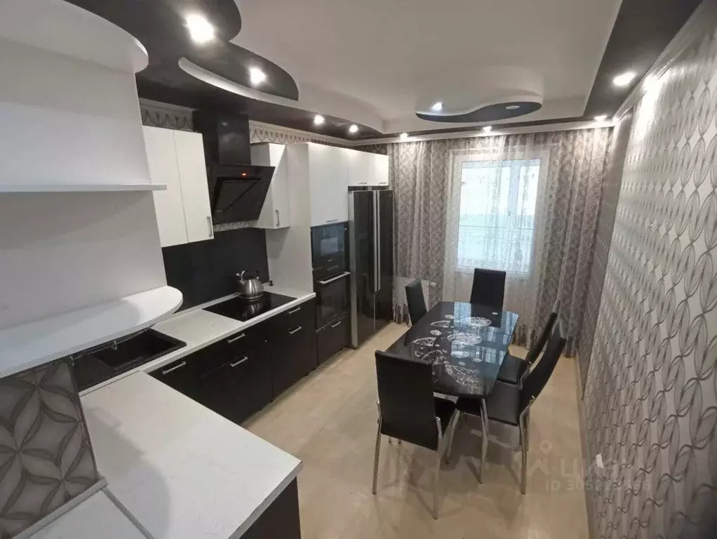 3-к кв. Свердловская область, Екатеринбург ул. Латвийская, 56 (64.0 м) - Фото 0