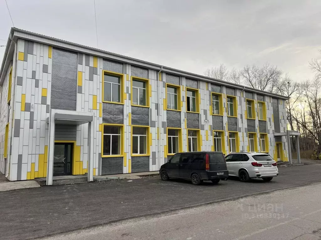 Помещение свободного назначения в Красноярский край, Ачинск ул. 40 лет ... - Фото 0