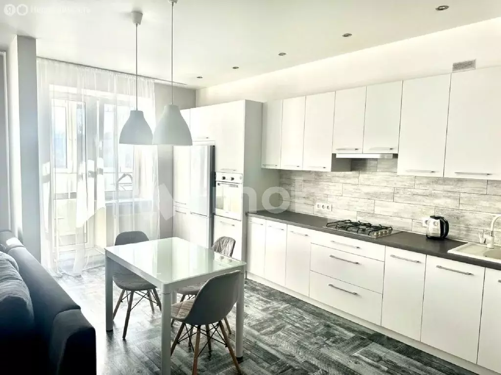 Квартира-студия: Калининград, Озёрная улица, 41А (47 м) - Фото 1