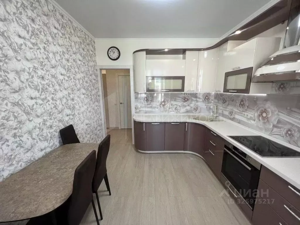 3-к кв. Тюменская область, Тюмень ул. Федюнинского, 30 (83.2 м) - Фото 1