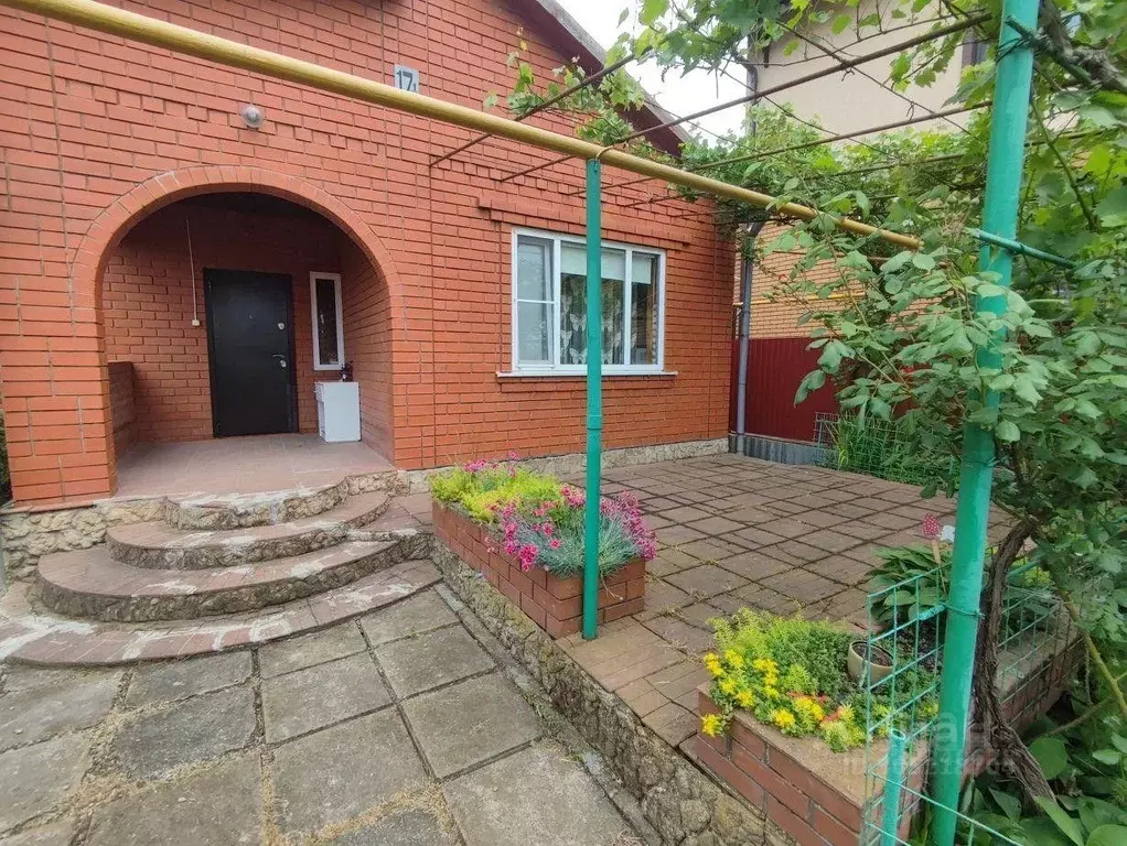 Дом в Краснодарский край, Темрюк А-289, 129-й км (83 м) - Фото 1