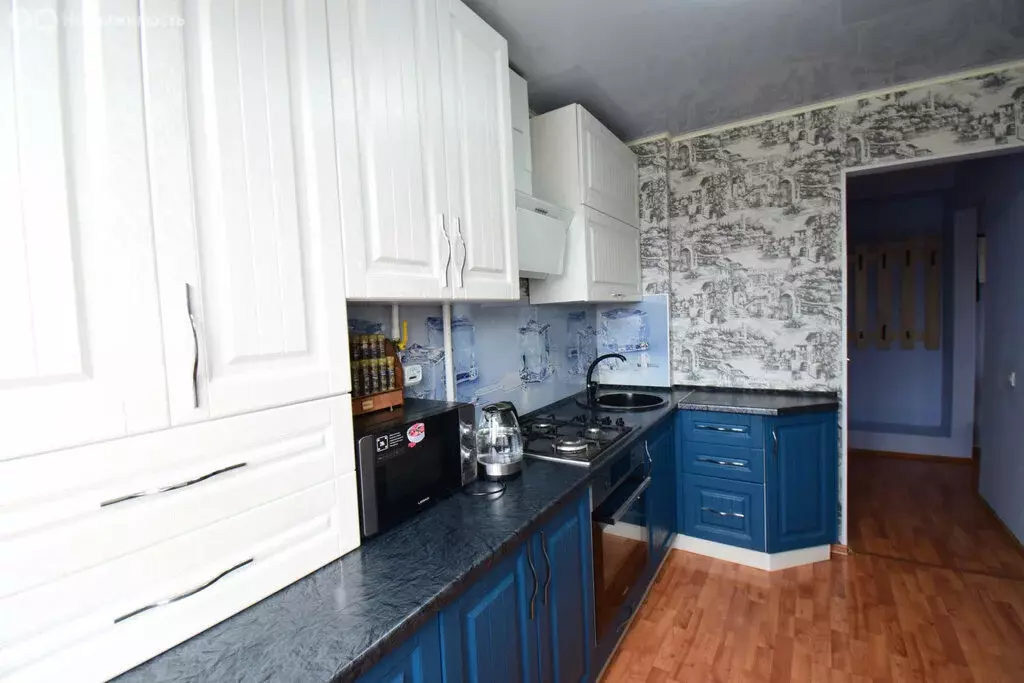 3-комнатная квартира: Туймазы, улица 70 лет Октября, 11 (55.3 м) - Фото 1