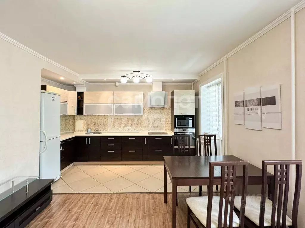 3-к кв. Амурская область, Благовещенск ул. Калинина, 130 (68.6 м) - Фото 1