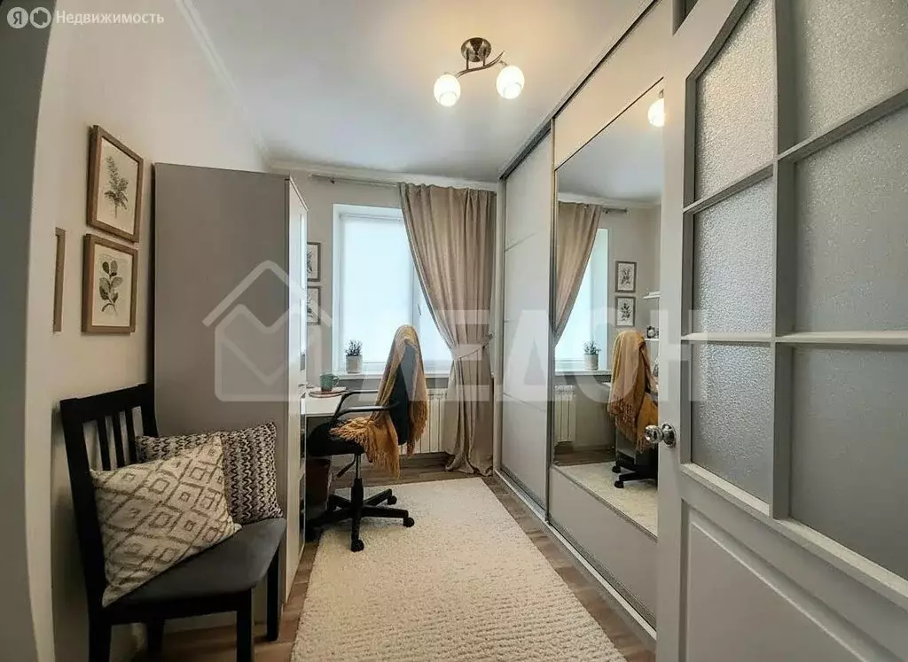 3-комнатная квартира: Омск, микрорайон Заозёрный, улица Лаптева, 6 ... - Фото 1