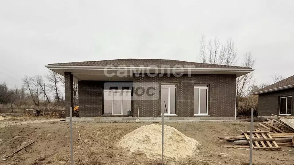 Дом в Волгоградская область, Волгоград ул. Мусы Джалиля, 8 (100 м) - Фото 2