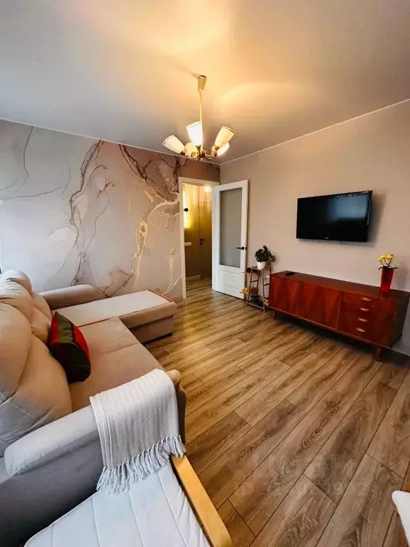 2-к кв. Псковская область, Псков Октябрьский просп., 38 (50.0 м) - Фото 1