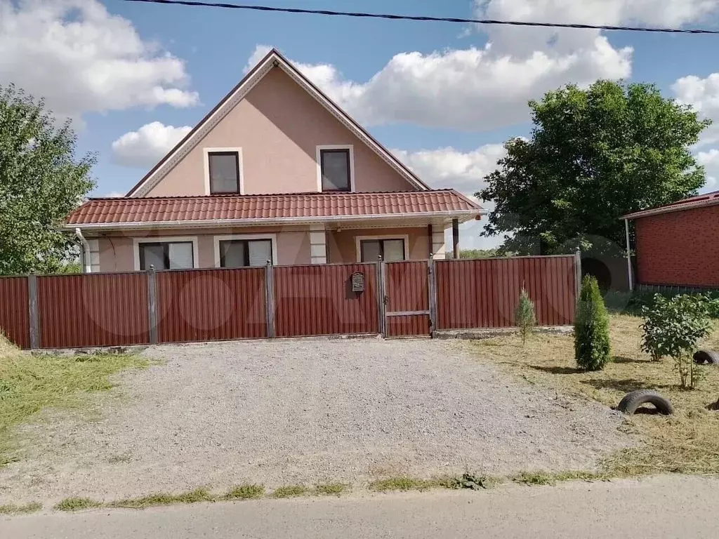 Дом в Белгородская область, Старооскольский городской округ, с. ... - Фото 1