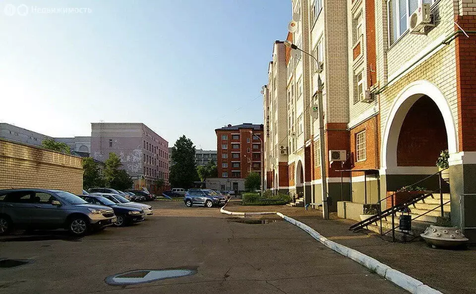 3-комнатная квартира: Казань, улица Зинина, 20 (120 м) - Фото 0