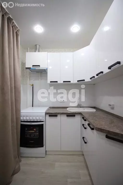 3-комнатная квартира: Новый Уренгой, район Южная Жилая Часть, 2-й ... - Фото 1