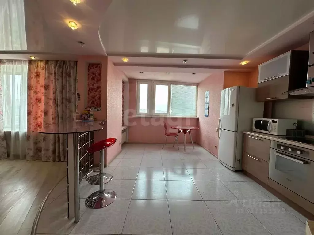 2-к кв. Приморский край, Владивосток 71-й мкр, ул. Ватутина, 4А (46.0 ... - Фото 0