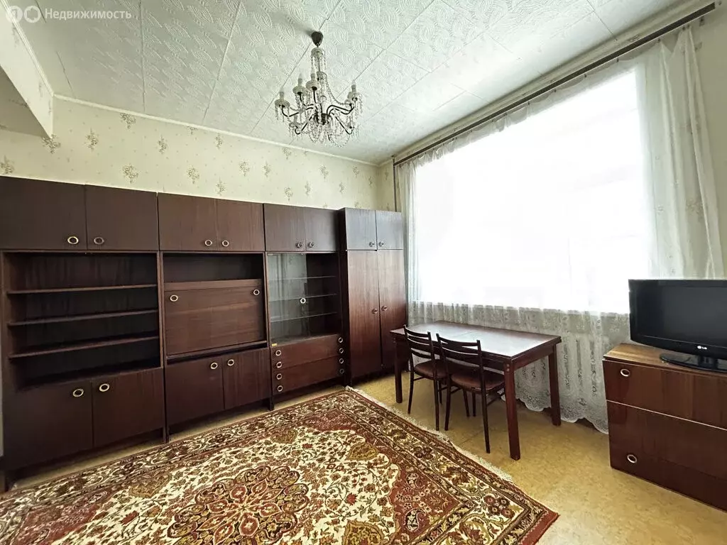 2-комнатная квартира: посёлок городского типа Малышева, Советская ... - Фото 1