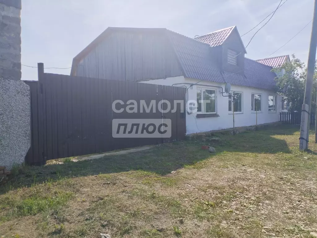 Дом в Свердловская область, Артемовский муниципальный округ, с. ... - Фото 1