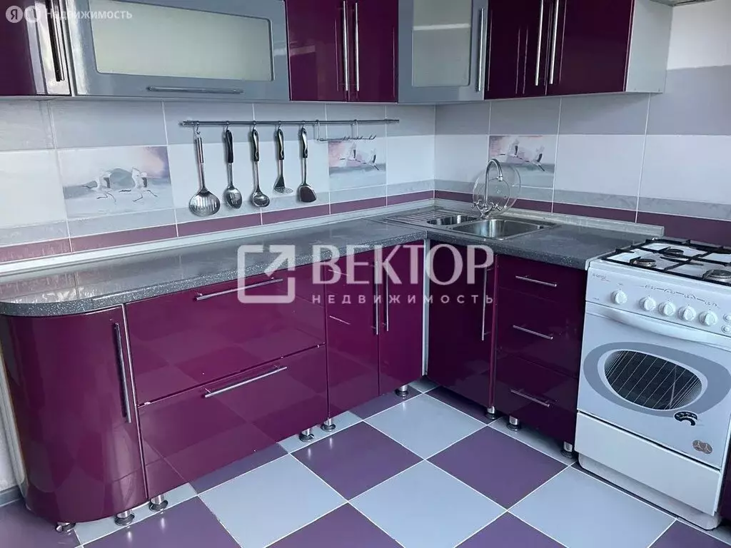 3-комнатная квартира: Кохма, Владимирская улица, 31 (68 м) - Фото 0