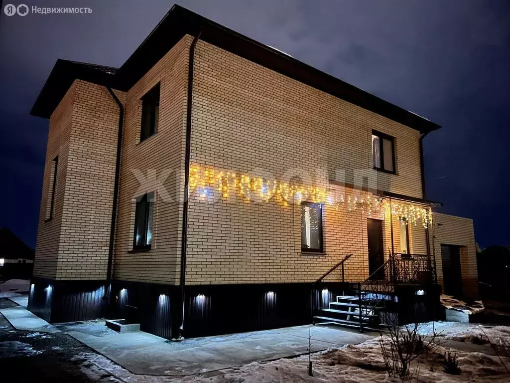 Дом в Абакан, улица Героя России Лелюха (317.2 м) - Фото 2