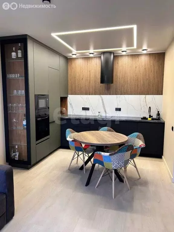 2-комнатная квартира: Тюмень, улица Фармана Салманова, 1 (43.9 м) - Фото 1