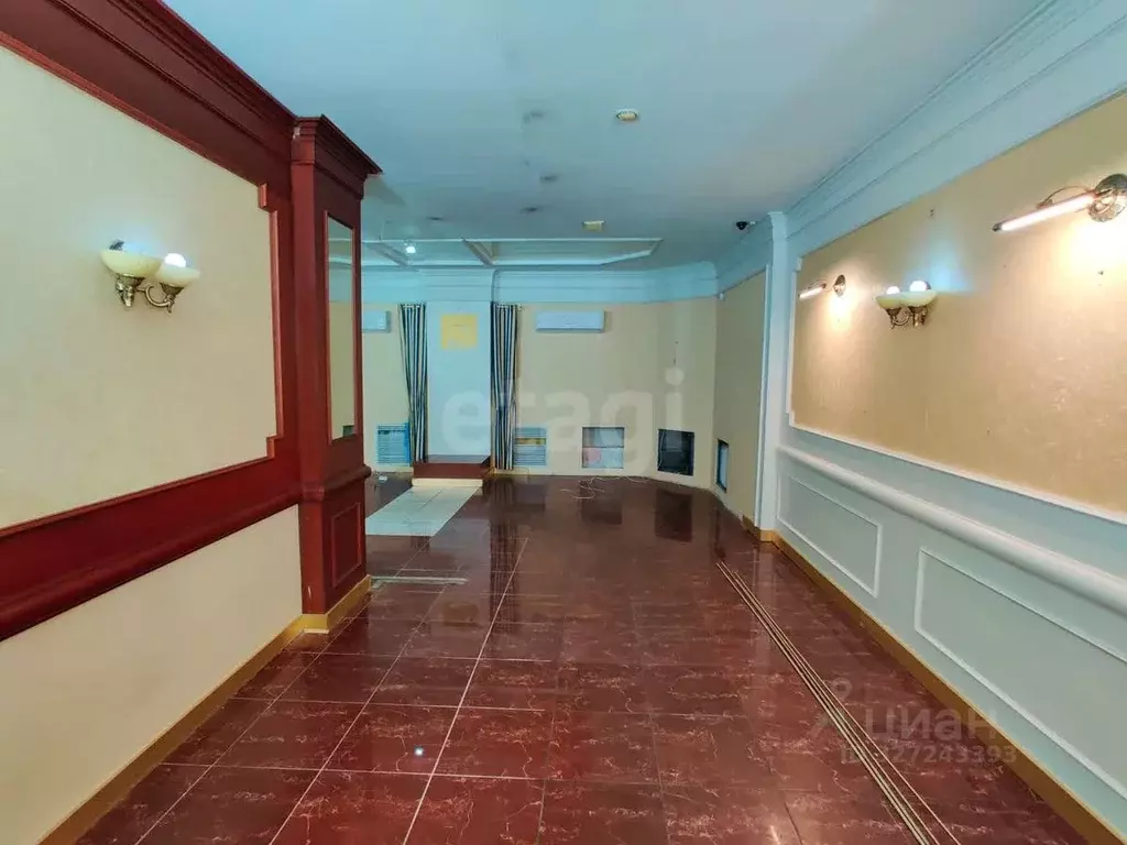 Торговая площадь в Ямало-Ненецкий АО, Новый Уренгой Энтузиастов мкр, 4 ... - Фото 1