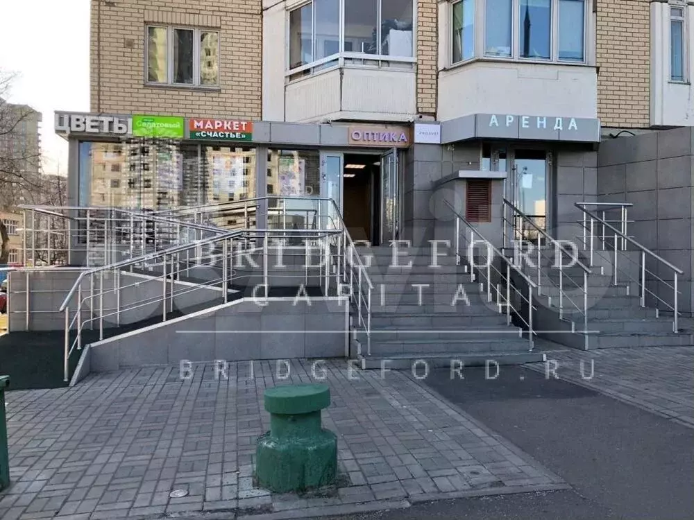 Продам торговое помещение, 81 м - Фото 1