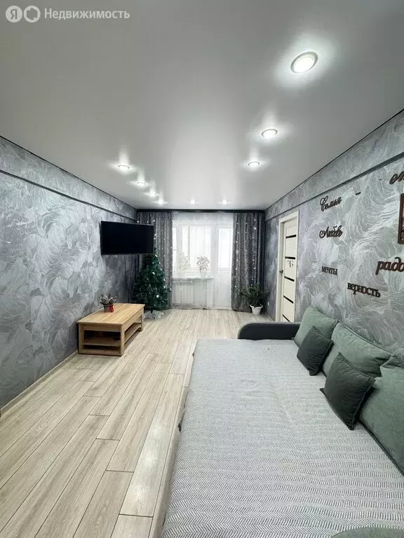 3-комнатная квартира: Усолье-Сибирское, улица Коростова, 33 (59.2 м) - Фото 1