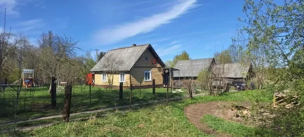 Дом в Псковская область, Печорский муниципальный округ, д. Паниковичи ... - Фото 1