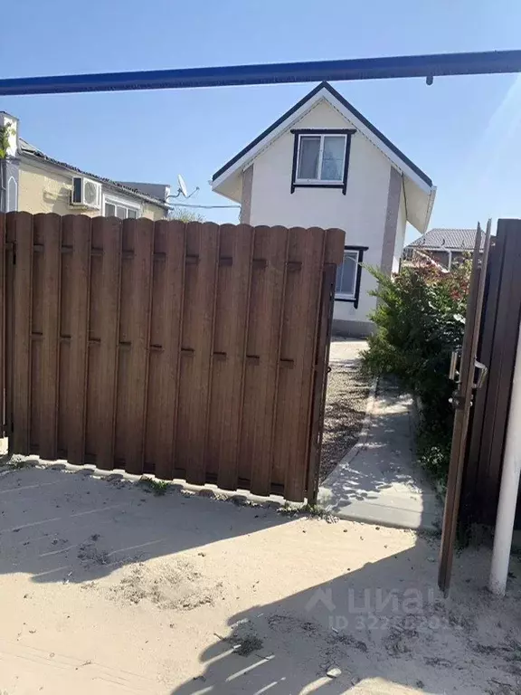 Дом в Краснодарский край, Темрюкский район, Голубицкое с/пос, ... - Фото 1