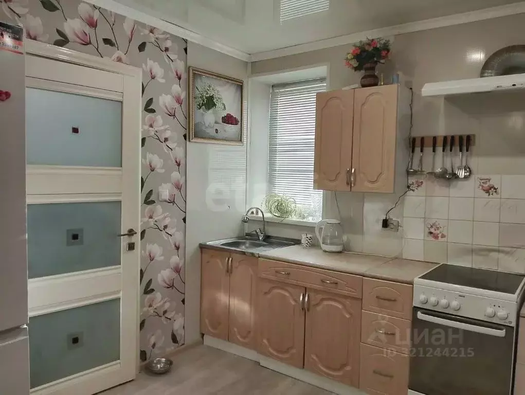 Дом в Оренбургская область, Оренбург 5-й проезд, 18 (93 м) - Фото 1