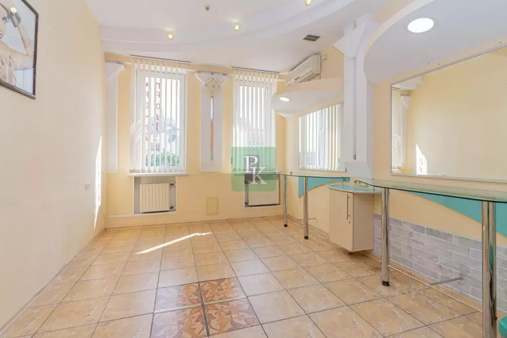 Помещение свободного назначения в Крым, Симферополь ул. Ленина, 1 (50 ... - Фото 2