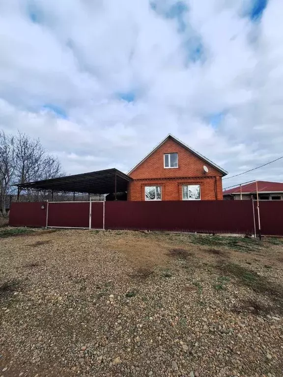Дом в Краснодарский край, Новокубанск Передовая ул., 25 (105 м) - Фото 1