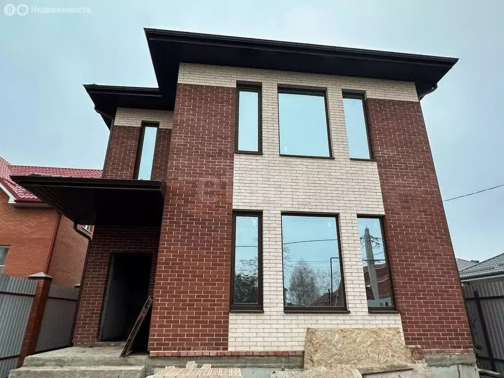Дом в Батайск, улица Клары Цеткин (150 м) - Фото 1
