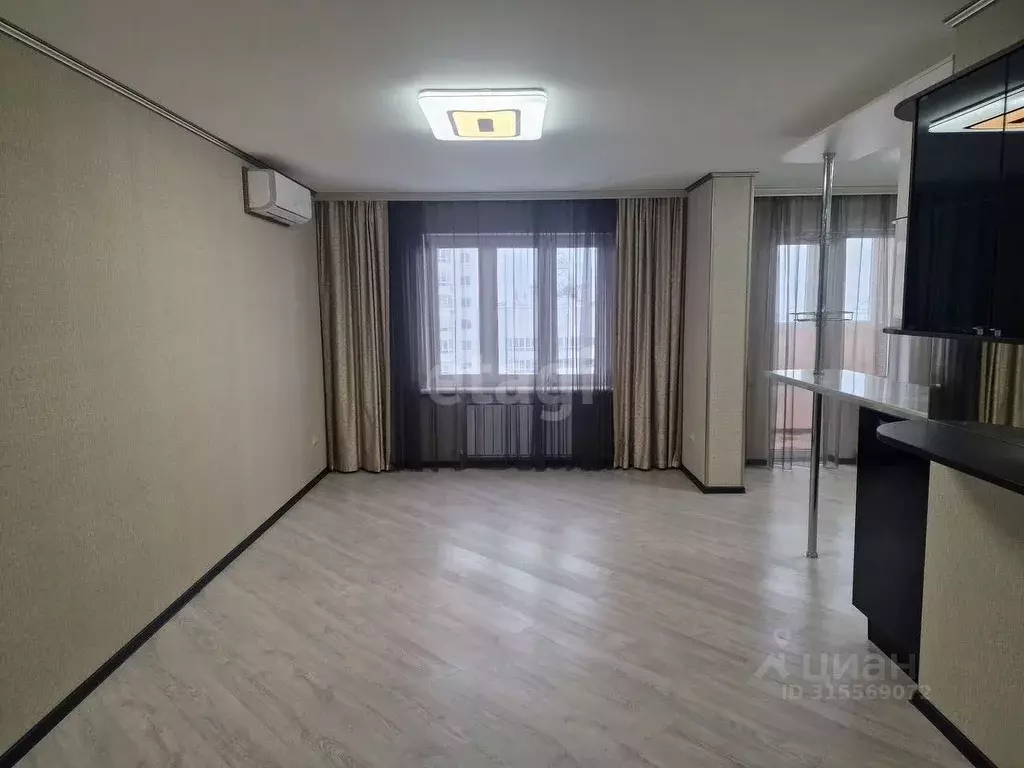 3-к кв. Башкортостан, Уфа ул. Комарова, 8 (85.0 м) - Фото 0
