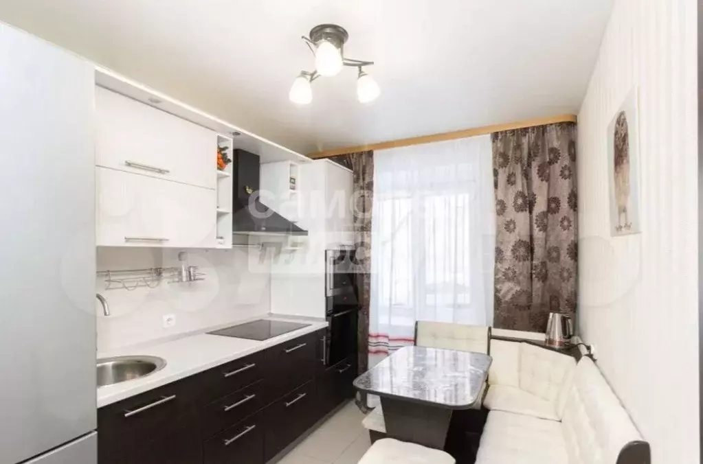 3-к кв. Тюменская область, Тюмень ул. Мельникайте, 48а (61.3 м) - Фото 1