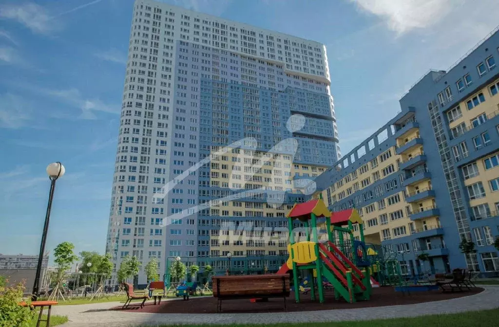 Продается 4-комнатная квартира - Фото 1