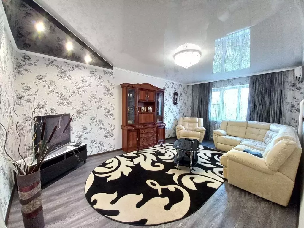 Дом в Краснодарский край, Гулькевичи ул. Энтузиастов (247 м) - Фото 1