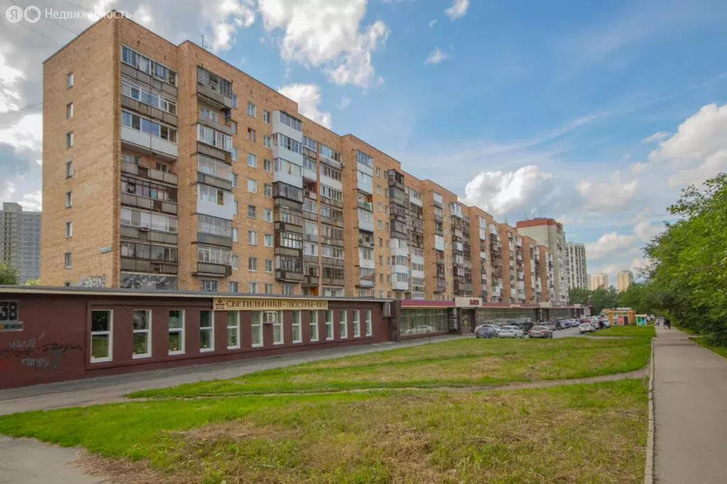 3-комнатная квартира: Екатеринбург, улица Патриса Лумумбы, 38 (61 м) - Фото 1